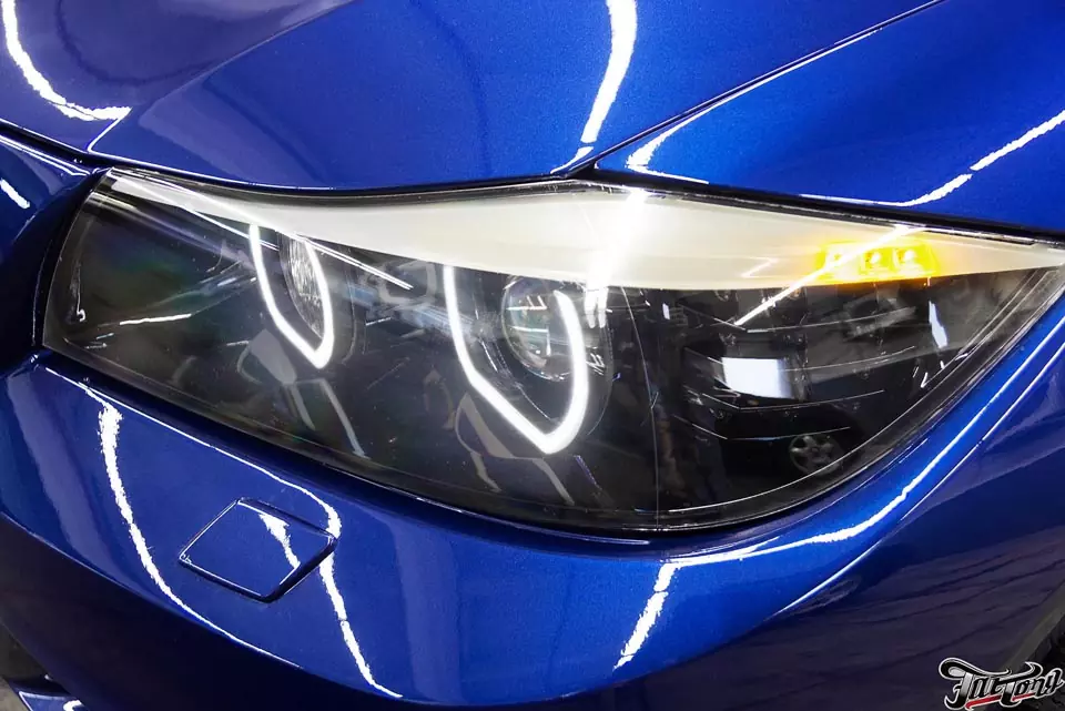 BMW 3. Окрас масок фар в черный глянец и изготовление ангельских глазок.